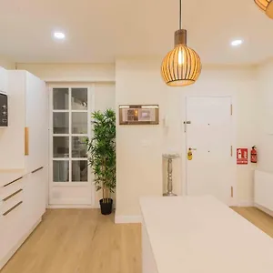 https://bilbao-chic-barrena-old-town.sansebastianhotels.net