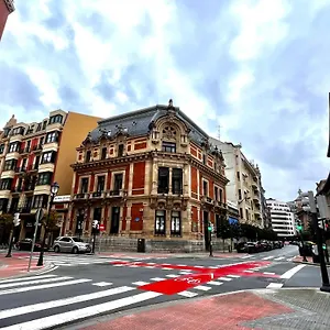 https://piso-en-el-centro-de-bilbao-frente-a-la-alhndiga.sansebastianhotels.net